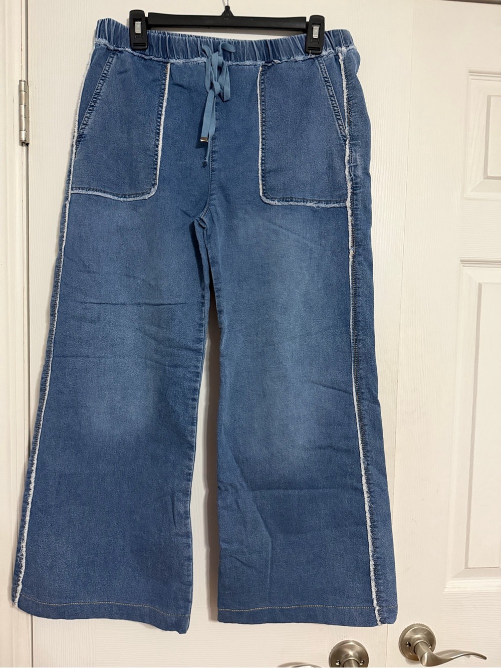 Tractr Wide Leg Denim Pull-On jeans rayed detail big pockets medium boho grunge